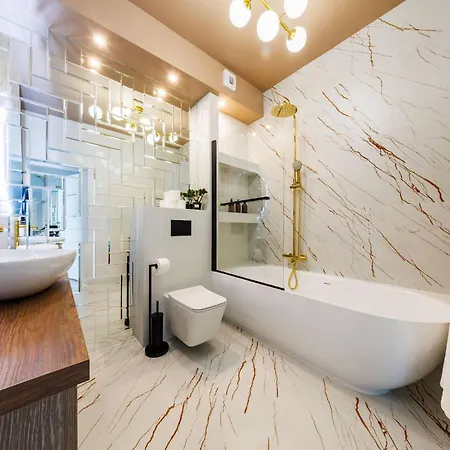 Olszynki Park- Skyv Luxury Premium With View, Centre By Staynest Daire